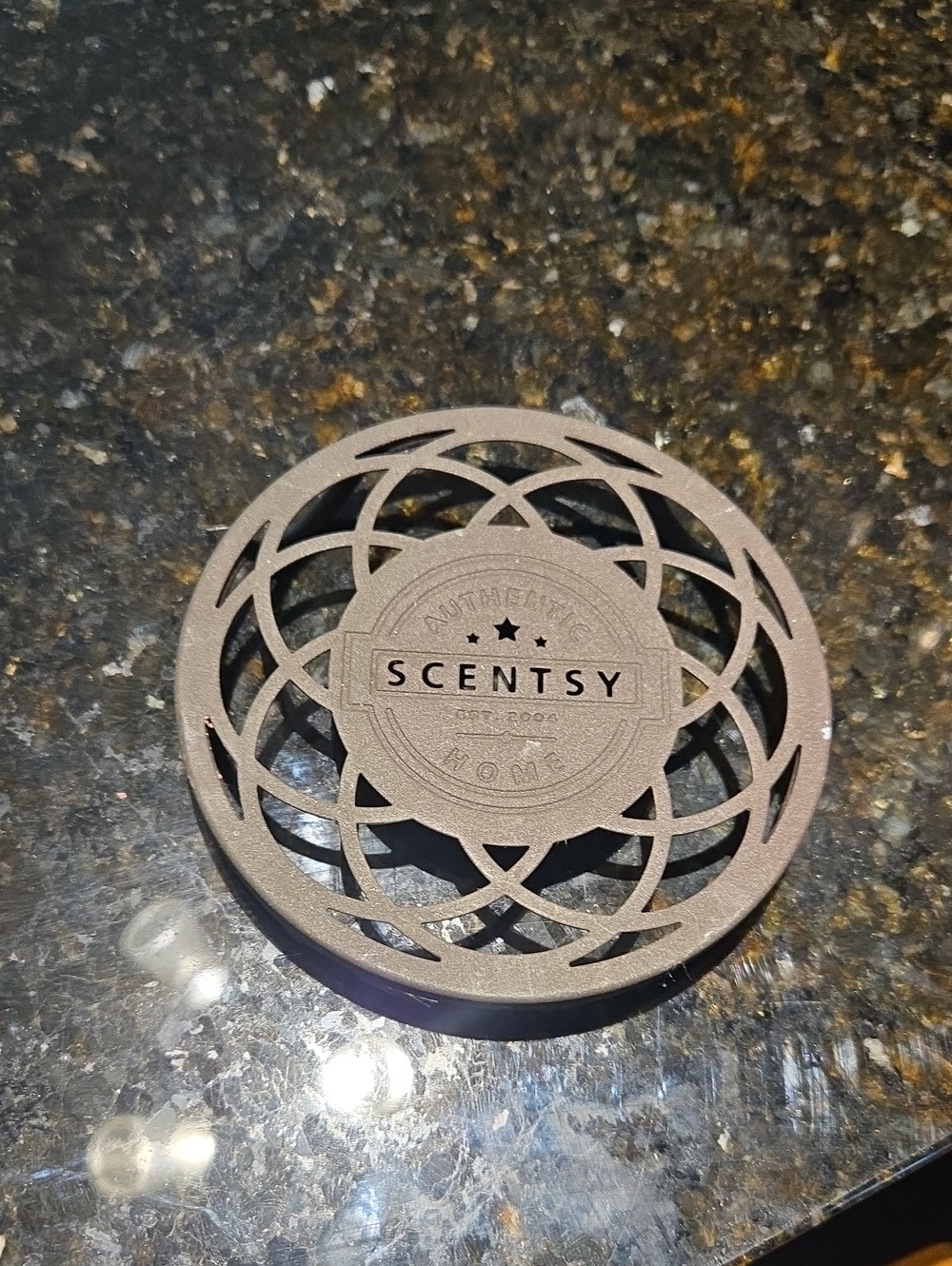 Scentsy Brown Decorative Wax Stand with Lattice Design